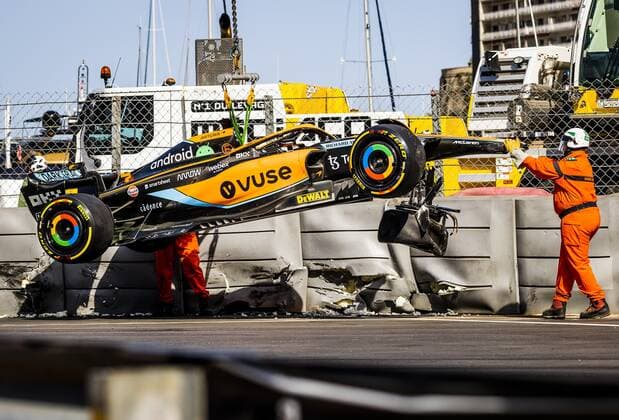 Sport Bilder des Tages MONTE-CARLO - Daniel Ricciardo (McLaren) crashes during 2nd practice session ahead of the F1 Monaco Grand Prix at Circuit de Monaco on May 27, 2022 in Monte-Carlo, Monaco. REMKO DE WAAL F1 Grand Prix van Monaco practice 2 2022 xVIxANPxSportx xxANPxIVx