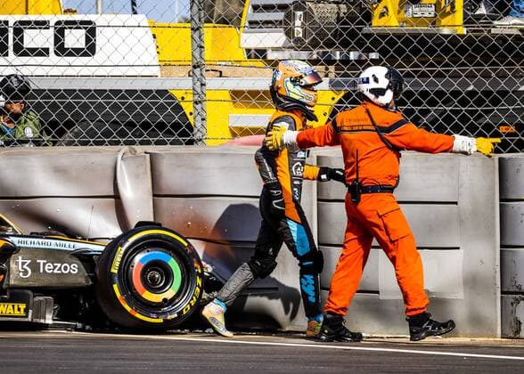 MONTE-CARLO - Daniel Ricciardo (McLaren) crashes during 2nd practice session ahead of the F1 Monaco Grand Prix at Circuit de Monaco on May 27, 2022 in Monte-Carlo, Monaco. REMKO DE WAAL F1 Grand Prix van Monaco practice 2 2022 xVIxANPxSportx xxANPxIVx