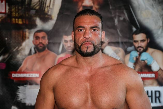 Sport Themen der Woche KW21 Sport Bilder des Tages Boxen: EC Boxing, Boxgala, Waage, Hamburg, 27.05.2022 Mahmoud Charr (GER) Hamburg Germany *** Boxing EC Boxing, Boxing Gala, Libra, Hamburg, 27 05 2022 Mahmoud Charr GER Hamburg Germany