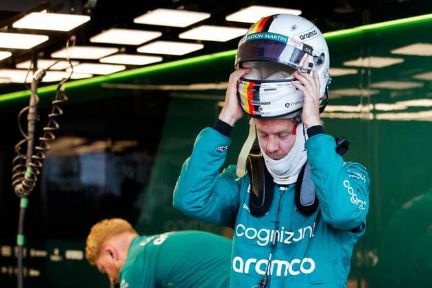 Sebastian Vettel (Aston Martin) zieht den Helm aus, Grosser Preis von Monaco 2022, Motorsport, Formel 1, 27.05.2022 Grosser Preis von Monaco 2022, Motorsport, Formel 1, 27.05.2022 Copyright: xEibner-Pressefoto AlexanderxNeisx EP_ANS