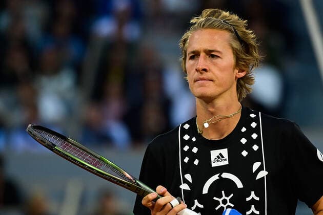 Attitude - Joie de Sebastian Korda ( USA ) - TENNIS : Roland Garros 2022 - Internationaux de France - 27 05 2022 FedericoPestellini Panoramic 