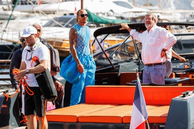 Lewis Hamilton (Mercedes AMG Petronas Motorsport) kommt mit dem Boot zur Rennstrecke, Grosser Preis von Monaco 2022, Motorsport, Formel 1, 28.05.2022 Grosser Preis von Monaco 2022, Motorsport, Formel 1, 28.05.2022 Copyright: xEibner-Pressefoto AlexanderxNeisx EP_ANS