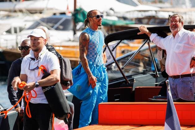 Lewis Hamilton (Mercedes AMG Petronas Motorsport) kommt mit dem Boot zur Rennstrecke, Grosser Preis von Monaco 2022, Motorsport, Formel 1, 28.05.2022 Grosser Preis von Monaco 2022, Motorsport, Formel 1, 28.05.2022 Copyright: xEibner-Pressefoto AlexanderxNeisx EP_ANS