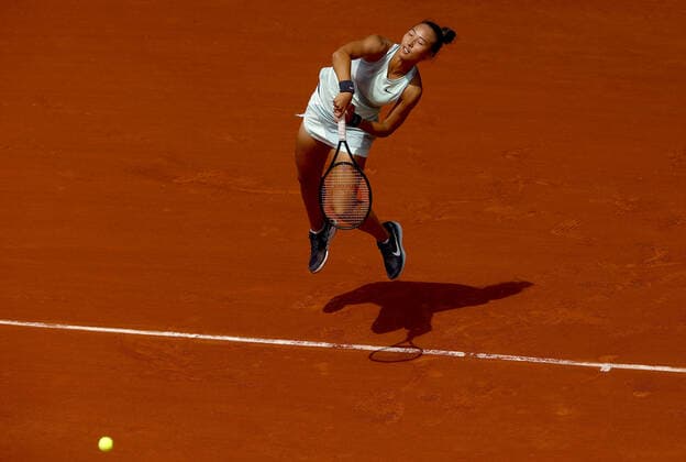 Mandatory Credit: Photo by Ella Ling Shutterstock (12956279aj) Qinwen Zheng of China in action French Open Tennis, Day 7, Roland Garros, Paris, France - 28 May 2022 French Open Tennis, Day 7, Roland Garros, Paris, France - 28 May 2022  Copyright: xEllaxLing Shutterstockx 12956279aj