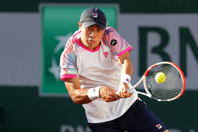 27th May 2022; Roland Garros, Paris, France: French Open Tennis tournament: Brandon Nakashima (USA) during his match against Alexander Zverev (GER)  ActionPlus12393546 JonxBromley