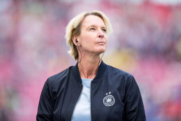 DFB Pokal Finale der Frauen, VfL Wolfsburg - 1. FFC Turbine Potsdam; 28.05.2022 Martina Voss-Tecklenburg (Bundestrainerin Frauen) DFB Pokal Finale der Frauen, VfL Wolfsburg - 1. FFC Turbine Potsdam, Koeln, RheinenergieStadion DFB REGULATIONS PROHIBIT ANY USE OF PHOTOGRAPHS AS IMAGE SEQUENCES AND OR QUASI-VIDEO. Copyright: xBEAUTIFULxSPORTS Wunderlx