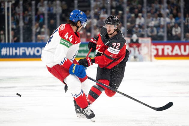 220528 Matej Stransky of Czech Republic and Thomas Chabot of Canada during the 2022 IIHF Ice hockey, Eishockey World Championship, WM, Weltmeisterschaft semifinal game between Canada and Czech Republic on May 28, 2022 in Tampere. Photo: Maxim Thore BILDBYRAN kod MT MT0406 ishockey ice hockey ishockey-vm iihf ice hockey world championship kanada canada tjeckien czech republic bbeng semifinal Copyright: MAXIMxTHORE BB220528MT052