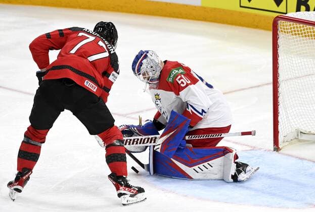 Josh Anderson of Canada (L) and goalkeeper Karel Vejmelka of Czech Republic during the 2022 IIHF Ice hockey, Eishockey World Championships semi-final match between Canada and Czech Republic in Tampere on May 28th, 2022 Tampere Finland LKFTJK20220528182307TBOA  Copyright: xEmmixKorhonenx