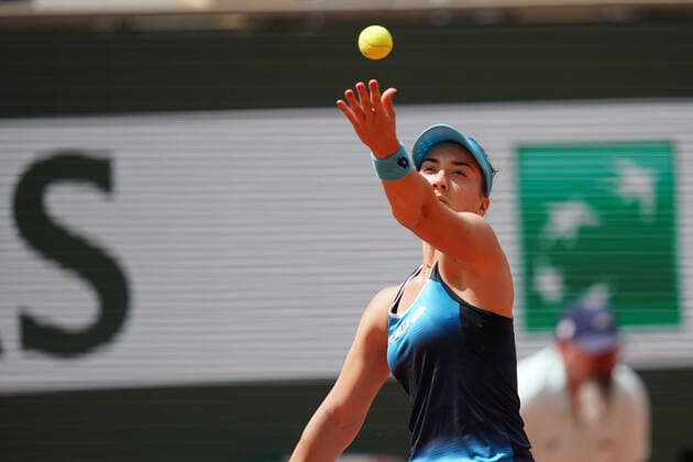 May 28, 2022, PARIS, France: DANKA KOVINIC of Montenegro return the ball to IGA SWIATEK of Poland during the Day 7 of the French Open 2022, Grand Slam tennis womens tournament at the Roland Garros Stadium - Paris France..Iga Swiatek won : 6:3 7:5 PARIS France - ZUMAp119 20220528_zaf_p119_163 Copyright: xPierrexSteveninx