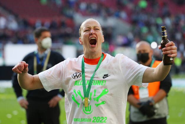 VfL vs. 1. FFC Turbine Potsdam, DFB-Pokalfinale Frauen Köln, 28.05.2022, FUßBALL - VfL Wolfsburg vs. 1. FFC Turbine Potsdam, DFB-Pokalfinale Frauen, Saison 2021 22. VfL Wolfsburg Frauen gewinnt DFB-Pokalfinale 2022, Torfrau Almuth Schult (VfL Wolfsburg) Köln