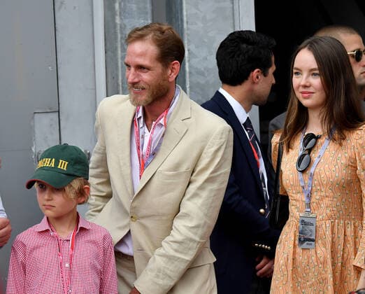 FORMULA 1 GRAND PRIX DE MONACO 2022 28.05.2022, Monaco Circuit, Monte Carlo, FORMULA 1 GRAND PRIX DE MONACO 2022 , im Bild Andrea Casiraghi mit seinem Sohn, Alexandra von Hannover