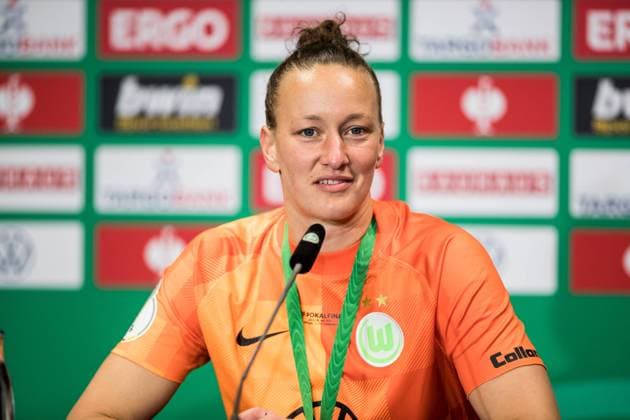 DFB Pokal Finale der Frauen, VfL Wolfsburg - 1. FFC Turbine Potsdam; 28.05.2022 Almuth Schult ( 1, VfL Wolfsburg) in der Pressekonferenz DFB Pokal Finale der Frauen, VfL Wolfsburg - 1. FFC Turbine Potsdam, Koeln, RheinenergieStadion DFB REGULATIONS PROHIBIT ANY USE OF PHOTOGRAPHS AS IMAGE SEQUENCES AND OR QUASI-VIDEO. Copyright: xBEAUTIFULxSPORTS Wunderlx