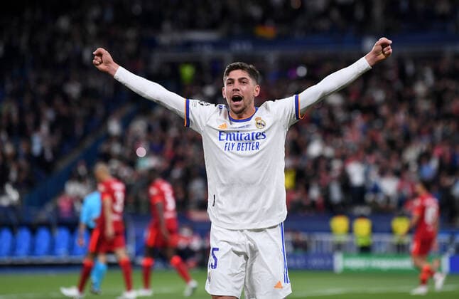 Fussball CHL FINALE 2021 2022 Finale in Paris 28.05.2022 FC Liverpool - Real Madrid Federico Valverde (Real Madrid) jubelt nach dem 0:1