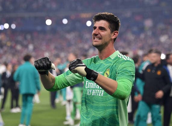 Fussball CHL FINALE 2021 2022 Finale in Paris 28.05.2022 FC Liverpool - Real Madrid Torwart Thibaut Courtois (Real Madrid) jubelt ueber den Sieg der Champions League