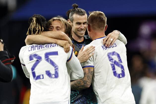 PARIS - (lr) Luka Modric of Real Madrid, Gareth Bale of Real Madrid, Toni Kroos of Real Madrid celebrate during the UEFA Champions League final match between Liverpool FC and Real Madrid at Stade de Franc on May 28, 2022 in Paris, France. ANP DUTCH HEIGHT MAURICE VAN STONE UEFA Champions League final 2021 2022 xVIxANPxSportx xMauricexvanxSteenxIVx