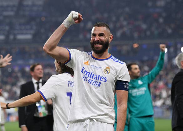 Fussball CHL FINALE 2021 2022 Finale in Paris 28.05.2022 FC Liverpool - Real Madrid Karim Benzema (Real Madrid) jubelt ueber den Sieg der Champions League