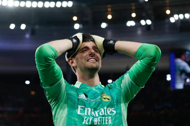 Real Madrid s goalkeeper Thibaut Courtois celebrates their victory over Liverpool following the UEFA Champions League final soccer match between Liverpool FC and Real Madrid held at Saint-Denis stadium, in Paris, France, 28 May 2022. UEFA CHampions League final match: Real Madrid vs. Liverpool FC !ACHTUNG: NUR REDAKTIONELLE NUTZUNG!  Copyright: xJuanjoxMartinx GRAF2152 20220528-e313054b9a15bcc847f836fae9766c4ec8be088f