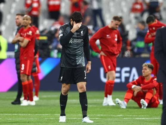 Sport Themen der Woche KW21 Sport Bilder des Tages Paris, France, 28th May 2022. Alisson Becker of Liverpool looks dejected after the UEFA Champions League match at Stade de France, Paris. Picture credit should read: David Klein Sportimage EDITORIAL USE ONLY. No use with unauthorised audio, video, data, fixture lists, club league logos or live services. Online in-match use limited to 120 images, no video emulation. No use in betting, games or single club league player publications. SPI-1716-0185