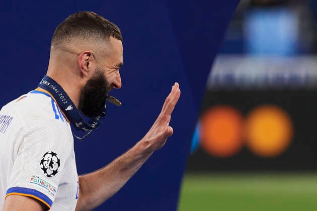 Liverpool FC v Real Madrid - UEFA Champions League Final 2021 22 Karim Benzema of Real Madrid celebrates victory after the UEFA Champions League final match between Liverpool FC and Real Madrid at Stade de France on May 28, 2022 in Paris, France. Paris France  Copyright: xJosexBretonx originalFilename:breton-liverpoo220528_np9iG.jpg