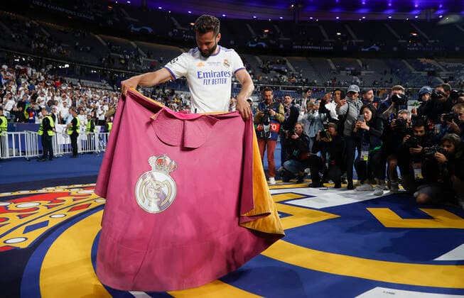 Real Madrid s Nacho celebrates their victory over Liverpool following the UEFA Champions League final soccer match between Liverpool FC and Real Madrid held at Saint-Denis stadium, in Paris, France, 28 May 2022. UEFA CHampions League final match: Real Madrid vs. Liverpool FC !ACHTUNG: NUR REDAKTIONELLE NUTZUNG!  Copyright: xJuanjoxMartinx GRAF2241 20220528-683b8097961881eb2325e8b86903f77b9cfb76bb