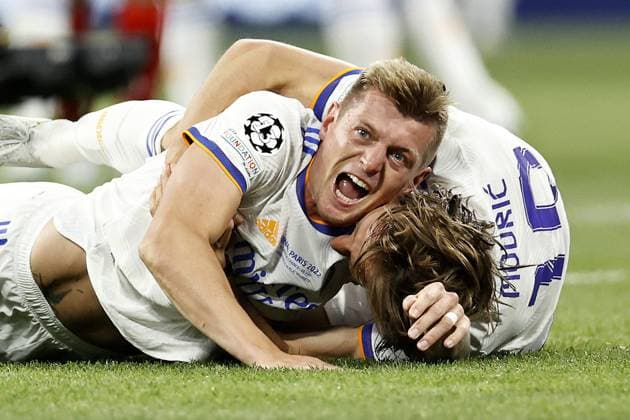 Sport Bilder des Tages PARIS - (LR) Toni Kroos of Real Madrid, Luka Modric of Real Madrid during the UEFA Champions League final match between Liverpool FC and Real Madrid at Stade de Franc on May 28, 2022 in Paris, France. ANP DUTCH HEIGHT MAURICE VAN STONE UEFA Champions League final 2021 2022 xVIxANPxSportx xMauricexvanxSteenxIVx
