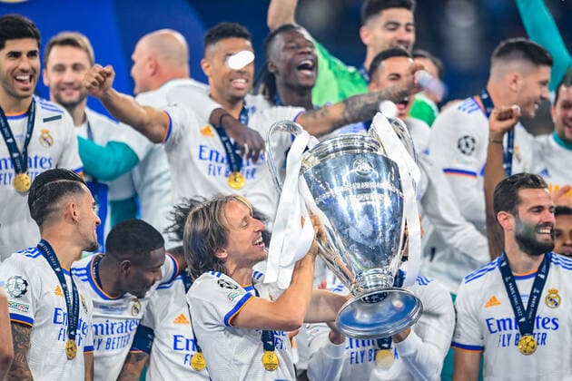 Football - 2021 2022 UEFA Champions League - Final - Real Madrid vs Liverpool - Stade de France, Paris - Saturday 28th May 2022 Real Madrid s midfielder Luka Modric (10) lifts the Champions League Trophy 