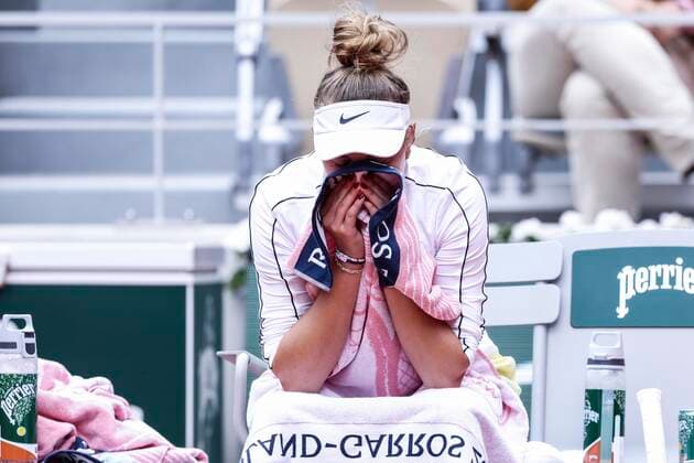 TENNIS - French Open 2022 PARIS,FRANCE,29.MAY.22 - TENNIS - WTA, Tennis Damen Tour, French Open, Roland Garros, Grand Slam. Image shows the disappointment of Amanda Anisimova (USA).  GEPAxpictures xPatrickxSteiner