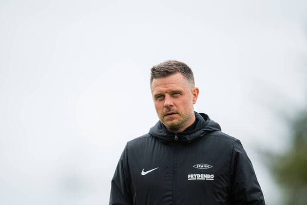220529 Alexander Straus, head coach of Brann, ahead of the Toppserien football match between Avaldsnes and Brann on May 29, 2022 in Haugesund. Photo: Marius Simensen BILDBYRAN Cop 238 avaldsnes bbeng brann dam football fotball fotboll skb tfk toppserien Copyright: MARIUSxSIMENSEN BB220529BB255