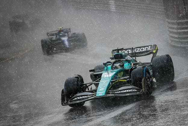 MONTE-CARLO - Lance Stroll (18) driving the Aston Martin AMR22 during the formation lap of the F1 Grand Prix of Monaco at Circuit de Monaco on May 29, 2022 in Monte-Carlo, Monaco. REMKO DE WAAL F1 Grand Prix van Monaco, RACE 2022 xVIxANPxSportx xxANPxIVx