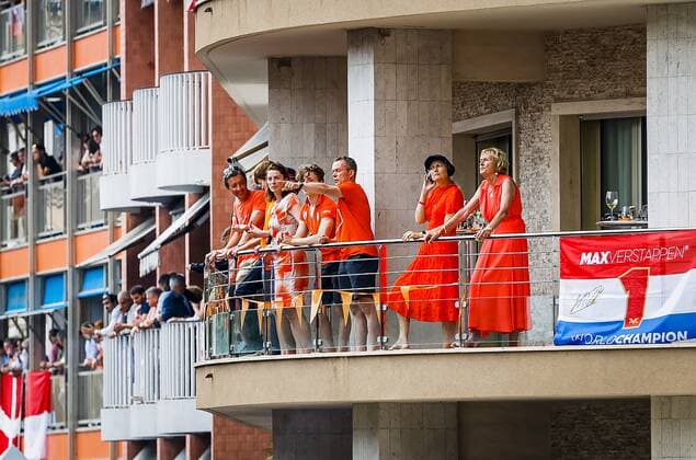 MONTE-CARLO - Spectators during the race of the F1 Monaco Grand Prix at Circuit de Monaco on May 29, 2022 in Monte-Carlo, Monaco. REMKO DE WAAL F1 Grand Prix van Monaco, RACE 2022 xVIxANPxSportx xxANPxIVx