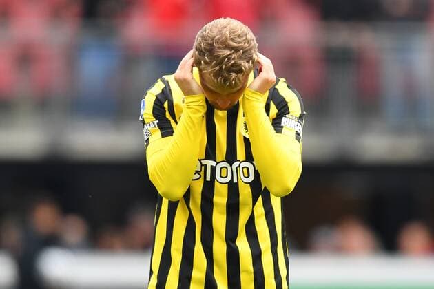 Sport Bilder des Tages Fußball, Playoffs Eredivisie, AZ Alkmaar - Vitesse Arnheim ALKMAAR, AFAS Stadion, 29-05-2022, Dutch Eredivisie, play off, football, season 2021 2022, during the match AZ - Vitesse (play off), Vitesse player Nikolai Frederiksen AZ - Vitesse (play off) x16852795x Copyright: