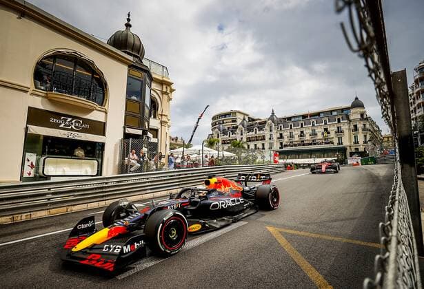 MONTE-CARLO - Max Verstappen (1) with the Oracle Red Bull Racing RB18 Honda during the F1 Grand Prix of Monaco at Circuit de Monaco on May 29, 2022 in Monte-Carlo, Monaco. REMKO DE WAAL F1 Grand Prix van Monaco, RACE 2022 xVIxANPxSportx xxANPxIVx