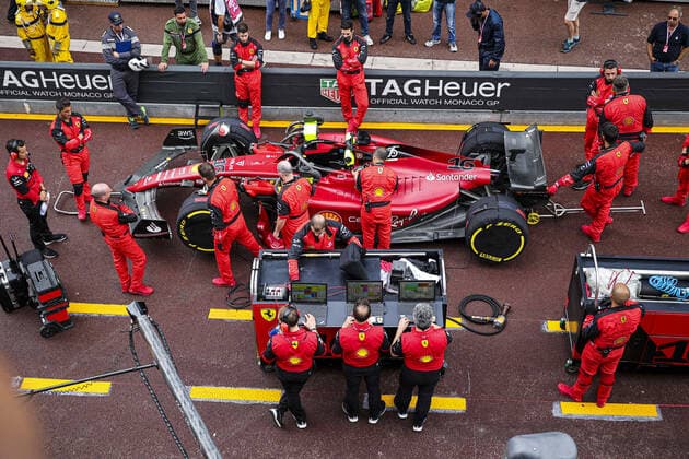 Ambiance, Red Flag, 16 LECLERC Charles (mco), Scuderia Ferrari F1-75 during the Formula 1 Grand Prix de Monaco 2022, 7th round of the 2022 FIA Formula One World Championship, WM, Weltmeisterschaft on the Circuit de Monaco, from May 27 to 29, 2022 in Monte-Carlo, Monaco - F1 - MONACO GRAND PRIX 2022 - Race DPPI Panoramic  DC0A1116