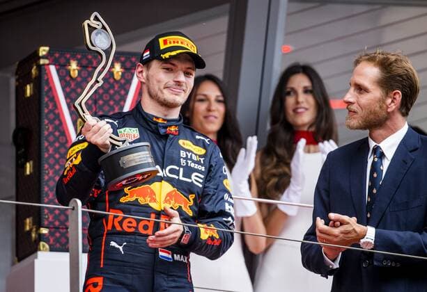 MONTE-CARLO - Max Verstappen (Red Bull Racing) on the podium after the F1 Grand Prix of Monaco at Circuit de Monaco on May 29, 2022 in Monte-Carlo, Monaco. REMKO DE WAAL F1 Grand Prix van Monaco, RACE 2022 xVIxANPxSportx xxANPxIVx