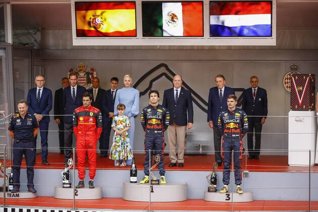 PEREZ Sergio (mex), Red Bull Racing RB18, portrait celebration podium VERSTAPPEN Max (ned), Red Bull Racing RB18, portrait SAINZ Carlos (spa), Scuderia Ferrari F1-75, portrait HORNER Christian (gbr), Team Principal of Red Bull Racing, portrait Albert II prince of Monaco and Charlene, Princess of Monaco during the Formula 1 Grand Prix de Monaco 2022, 7th round of the 2022 FIA Formula One World Championship, WM, Weltmeisterschaft on the Circuit de Monaco, from May 27 to 29, 2022 in Monte-Carlo, Monaco - F1 - MONACO GRAND PRIX 2022 - Race DPPI Panoramic  00122019__B3_0491