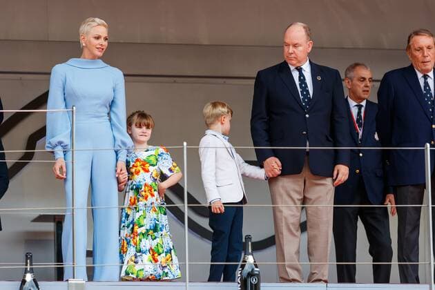 Charlene von Monaco mit den Kindern Gabriella von Monaco, Jacques von Monaco und Albert von Monaco, Grosser Preis von Monaco 2022, Motorsport, Formel 1, 29.05.2022 Grosser Preis von Monaco 2022, Motorsport, Formel 1, 29.05.2022 Copyright: xEibner-Pressefoto AlexanderxNeisx EP_ANS