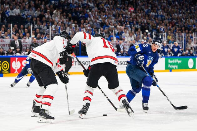 Eishockey, WM Finale, Finnland - Kanada 220529 Harri Pesonen of Finland during the 2022 IIHF Ice hockey, Eishockey World Championship, WM, Weltmeisterschaft gold medal game between Finland and Canada on May 29, 2022 in Tampere. Photo: Maxim Thore BILDBYRAN kod MT MT0408 ishockey ice hockey ishockey-vm iihf ice hockey world championship finland kanada canada bbeng Copyright: MAXIMxTHORE BB220529MT083