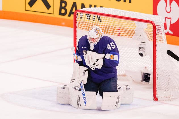 Eishockey, WM Finale, Finnland - Kanada TAMPERE, FINLAND - MAY 29: goalkeeper Jussi Olkinuora of Finland in action during the 2022 IIHF Ice hockey, Eishockey World Championship, WM, Weltmeisterschaft match between Finland and Canada at Nokia Arena on May 29, 2022 in Tampere, Finland. Tampere Nokia Arena Finland Copyright: xJustPictures.ch JarixPestelaccix