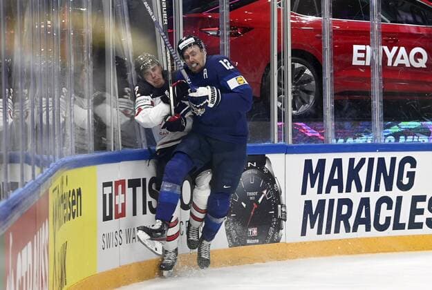 Eishockey, WM Finale, Finnland - Kanada Marko Anttila of Finland tackles Zach Whitecloud of Canada during the 2022 IIHF Ice hockey, Eishockey World Championships final match between Finland and Canada in Tampere, on May 29th, 2022. Tampere Finland LKFTJK20220529204629RFIF  Copyright: xEmmixKorhonenx