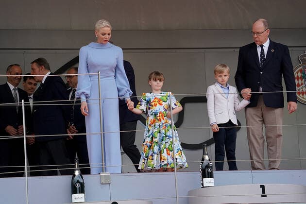 29.05.2022, Monaco Circuit, Monte Carlo, FORMULA 1 GRAND PRIX DE MONACO 2022 , im Bild Charlene Lynette Grimaldi, Fürstin von Monaco, Tochter Gabriella von Monaco, Sohn Jacques von Monaco, Albert II. Fürst von Monaco (Foto EU-Images) Monte Carlo Monaco Circuit Monaco