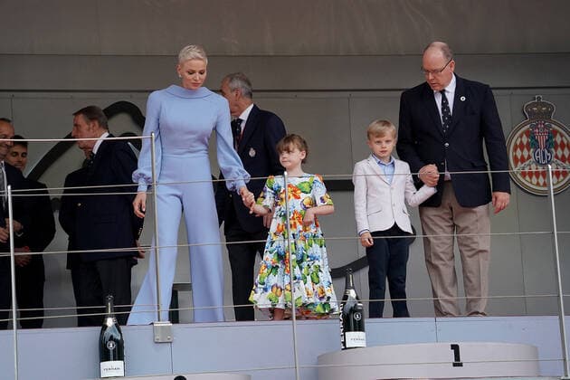 FORMULA 1 GRAND PRIX DE MONACO 2022 29.05.2022, Monaco Circuit, Monte Carlo, FORMULA 1 GRAND PRIX DE MONACO 2022 , im Bild Charlene Lynette Grimaldi, Fürstin von Monaco, Tochter Gabriella von Monaco, Sohn Jacques von Monaco, Albert II. Fürst von Monaco