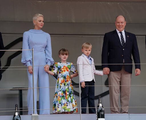 FORMULA 1 GRAND PRIX DE MONACO 2022 29.05.2022, Monaco Circuit, Monte Carlo, FORMULA 1 GRAND PRIX DE MONACO 2022 , im Bild Charlene Lynette Grimaldi, Fürstin von Monaco, Tochter Gabriella von Monaco, Sohn Jacques von Monaco, Albert II. Fürst von Monaco