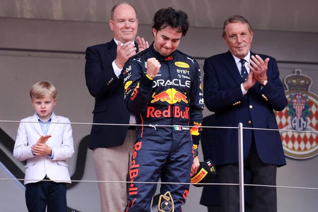 Monaco , Monte Carlo, 29.05.2022, Circuit de Monaco, Formula 1 - Monaco Grand Prix 2022 - Race, Sergio Perez (Red Bull Racing) celebrates on the podium - (Photo EU-Images) Monte Carlo Circuit de Monaco Monaco