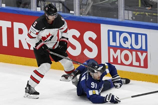 Eishockey, WM Finale, Finnland - Kanada Nick Holden of Canada and Juho Lammikko of Finland during the 2022 IIHF Ice hockey, Eishockey World Championships final match between Finland and Canada in Tampere, on May 29th, 2022. Tampere Finland LKFTJK20220529212637GLDW  Copyright: xEmmixKorhonenx