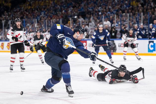 Eishockey, WM Finale, Finnland - Kanada 220529 Juho Lammikko of Finland during the 2022 IIHF Ice hockey, Eishockey World Championship, WM, Weltmeisterschaft gold medal game between Finland and Canada on May 29, 2022 in Tampere. Photo: Maxim ThorÃ BILDBYRAN kod MT MT0408 ishockey ice hockey ishockey-vm iihf ice hockey world championship finland kanada canada bbeng Copyright: MAXIMxTHORE BB220529MT110