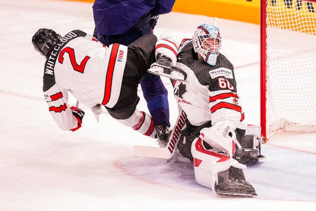 TAMPERE, FINLAND - MAY 29: Zach Whitecloud of Canada (L) collides with goalkeeper Chris Driedger of Canada (R) during the 2022 IIHF Ice hockey, Eishockey World Championship, WM, Weltmeisterschaft match between Finland and Canada at Nokia Arena on May 29, 2022 in Tampere, Finland. Tampere Nokia Arena Finland Copyright: xJustPictures.ch JarixPestelaccix