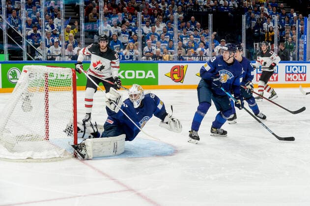 Eishockey, WM Finale, Finnland - Kanada 29.05.2022, Tampere, Nokia Arena, Finland v Canada - 2022 IIHF Ice hockey, Eishockey World Championship, WM, Weltmeisterschaft Canada scores the 0:1 goal Tampere Nokia Arena Pirkanmaa Finland Copyright: xJustPictures.ch AndreaxBrancax