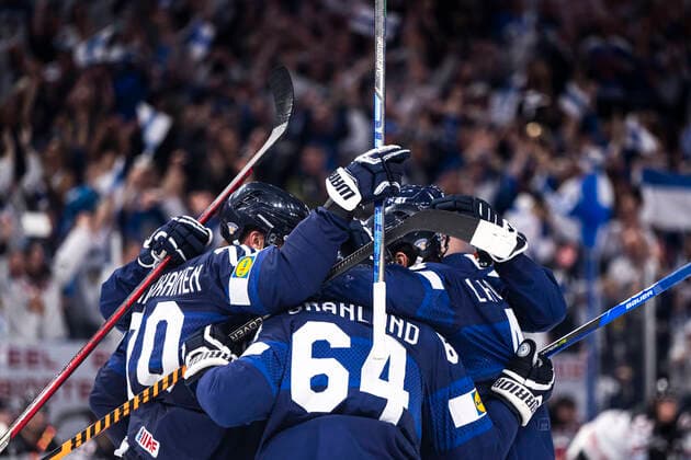 220529 Mikael Granlund of Finland celebrates the 2-1 goal during the 2022 IIHF Ice hockey, Eishockey World Championship, WM, Weltmeisterschaft gold medal game between Finland and Canada on May 29, 2022 in Tampere. Photo: Maxim ThorÃ BILDBYRAN kod MT MT0408 ishockey ice hockey ishockey-vm iihf ice hockey world championship finland kanada canada bbeng jubel Copyright: MAXIMxTHORE BB220529MT136