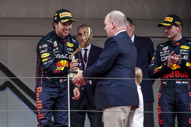 PEREZ Sergio (mex), Red Bull Racing RB18, portrait podium ambiance during the Formula 1 Grand Prix de Monaco 2022, 7th round of the 2022 FIA Formula One World Championship, WM, Weltmeisterschaft on the Circuit de Monaco, from May 27 to 29, 2022 in Monte-Carlo, Monaco - F1 - MONACO GRAND PRIX 2022 - Race DPPI Panoramic  0012201908327