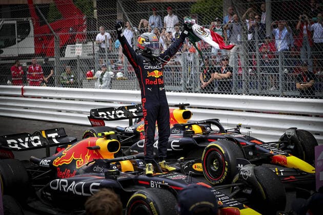 PEREZ Sergio (mex), Red Bull Racing RB18, portrait during the Formula 1 Grand Prix de Monaco 2022, 7th round of the 2022 FIA Formula One World Championship, WM, Weltmeisterschaft on the Circuit de Monaco, from May 27 to 29, 2022 in Monte-Carlo, Monaco - F1 - MONACO GRAND PRIX 2022 - Race DPPI Panoramic  0012201908204